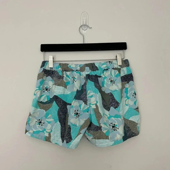 Patagonia Barely Baggies Shorts 2.5" Hibiscus Howling Turquoise Size Medium - Picture 2 of 6